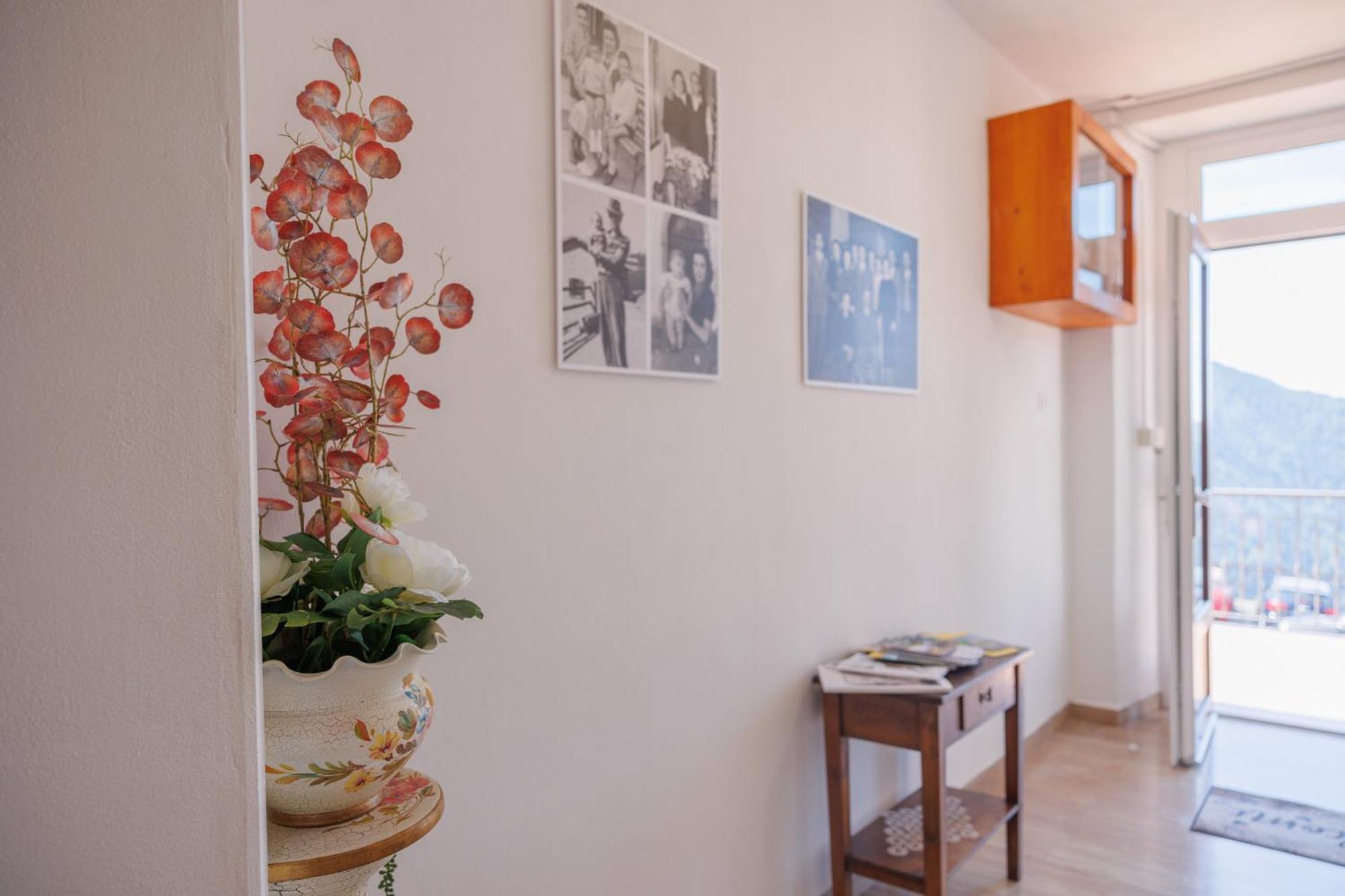 La Casa Di Nonna Lina Hotel Saviore dell'Adamello Bagian luar foto